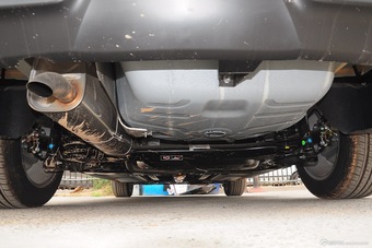 2015款雪铁龙C4L 1.2T自动尊贵版