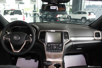 2014款大切诺基3.0TD柴油自动舒享导航版图片