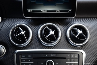 2016款奔驰A级 A200 1.6T自动时尚型