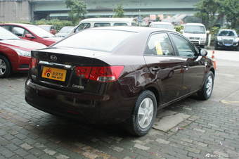 2012款东风悦达起亚福瑞迪纪念版