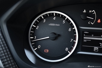 2016款蓝鸟1.6L自动智炫版