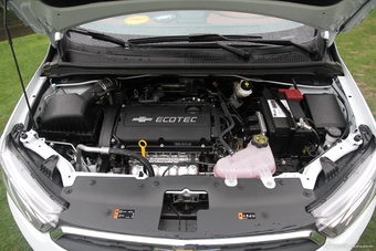 2014款爱唯欧两厢静态实拍