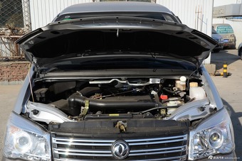 2016款菱智M5 2.0L手动7座豪华型L