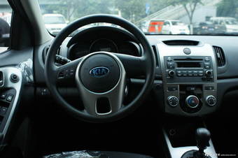 2012款东风悦达起亚福瑞迪纪念版