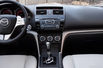 2015款马自达睿翼2.0L自动精英版