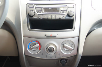 2010款新赛欧三厢1.2L手动时尚版