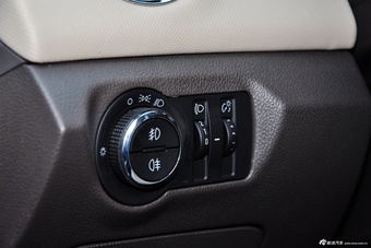 2015款科鲁兹1.5L经典 SE MT