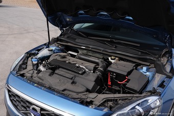 2015款沃尔沃V40 Cross Country 2.0T T5智雅版