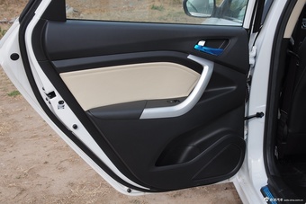 2015款悦翔V7 1.6L手动乐趣型