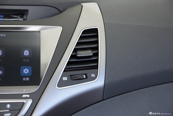 2016款朗动1.6L手动尊贵型