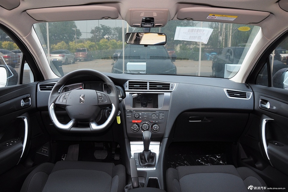 2015款DS 5LS 1.6T自动风尚版THP160