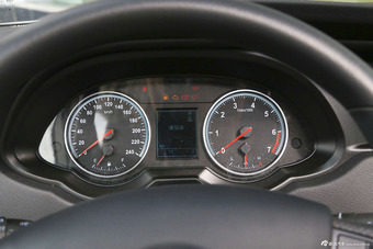 2014款中华V5 1.5T自动两驱运动型