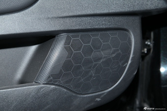 2013款东风雪铁龙C5 2.0L自动尊享型