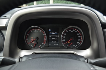 2016款RAV4荣放2.5L自动四驱精英型