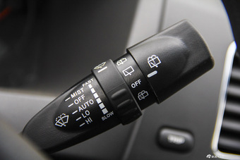 2014款荣威W5 1.8T自动两驱胜域特装版