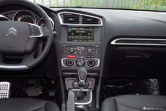 2015款雪铁龙C4L 1.2T自动尊贵版