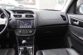 2014款北汽幻速S2尊贵型