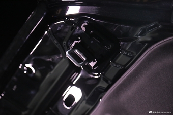 2015款沃尔沃XC90 2.0T T6限量版