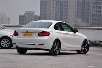 2014款宝马2系220i运动设计套装