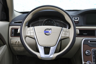 2015款沃尔沃S80L 2.0T自动 T5智雅版