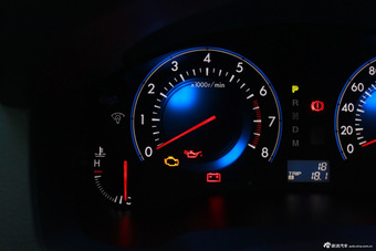 2015款马自达8到店实拍