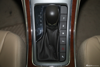 2012款荣威950 2.4L LUX豪华版