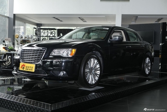 2013款克莱斯勒300C 3.6L自动尊享版