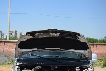 2016款瑞风M5 2.0T手动汽油商务版