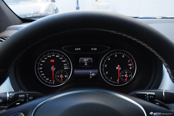 2015款奔驰B级B200时尚型