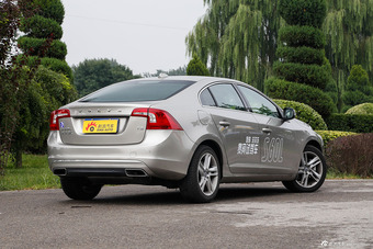 2016款沃尔沃S60L 2.0T自动T4智远版