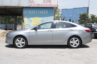 2014款奔腾B70 2.0L自动豪华型银色