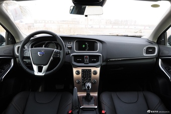 2015款沃尔沃V40 2.0T自动 Cross Country T5 AWD 智雅版图片