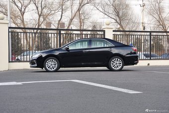 2015款凯美瑞2.5G豪华导航版