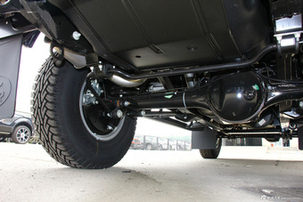 路虎卫士到店实拍