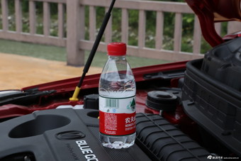 2016款悦翔V7 1.0T手动劲驰新锐型