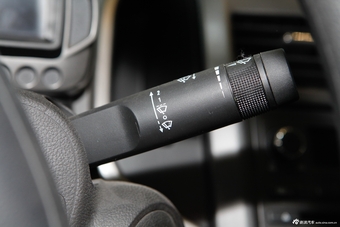 2013款爱唯欧三厢1.4SL自动时尚天窗版