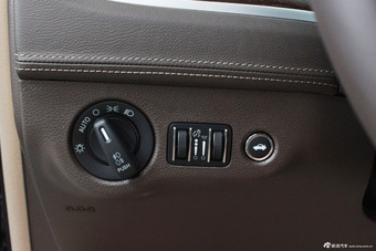 2014款克莱斯勒300C到店实拍