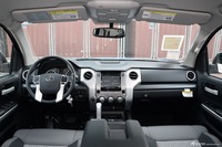 2016款坦途5.7L自动标准版