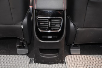 2015款宝骏560 1.8L