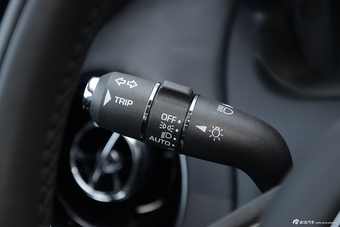 2016款捷豹XJL 3.0L自动SC四驱全景商务版