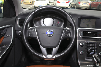 2015款沃尔沃V60 2.0T自动 T5智雅版