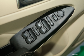 2013款艾瑞泽7 1.6CVT致尚版