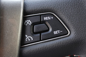 2015款吉利GX7 2.0L运动版自动尊贵型