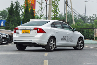 2015款沃尔沃S60L 2.0T自动T5智驭版