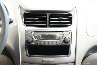 2010款新赛欧三厢1.2L手动时尚版