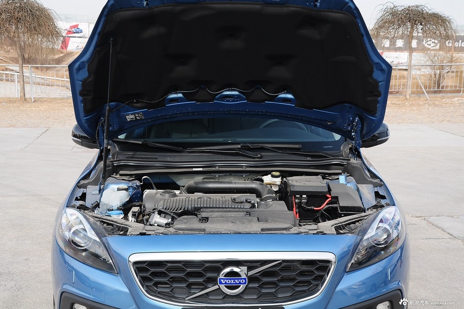 2015款沃尔沃V40 Cross Country 2.0T T5智雅版