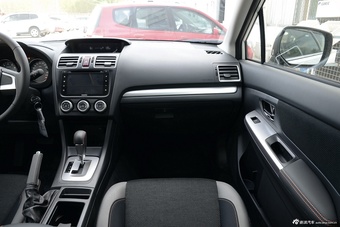 2016款斯巴鲁XV 2.0L自动舒适导航版