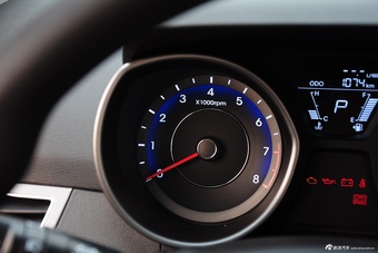 2015款朗动1.6L自动时尚型