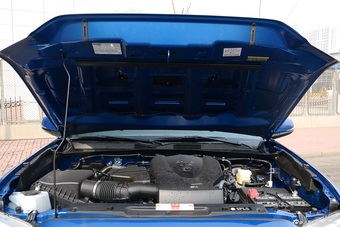 2016款丰田塔库玛3.5L手动标准版