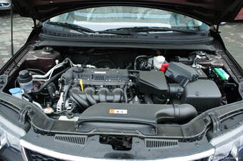 2012款东风悦达起亚福瑞迪纪念版